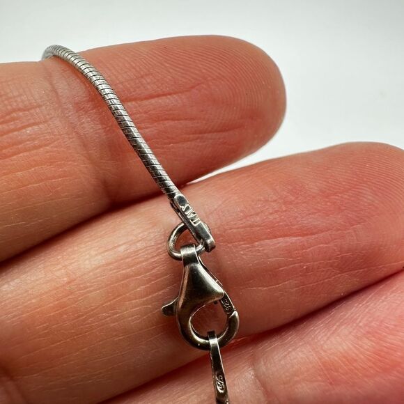 SALE! 16" Sterling silver hammered disk pendant necklace! - Picture 4 of 8